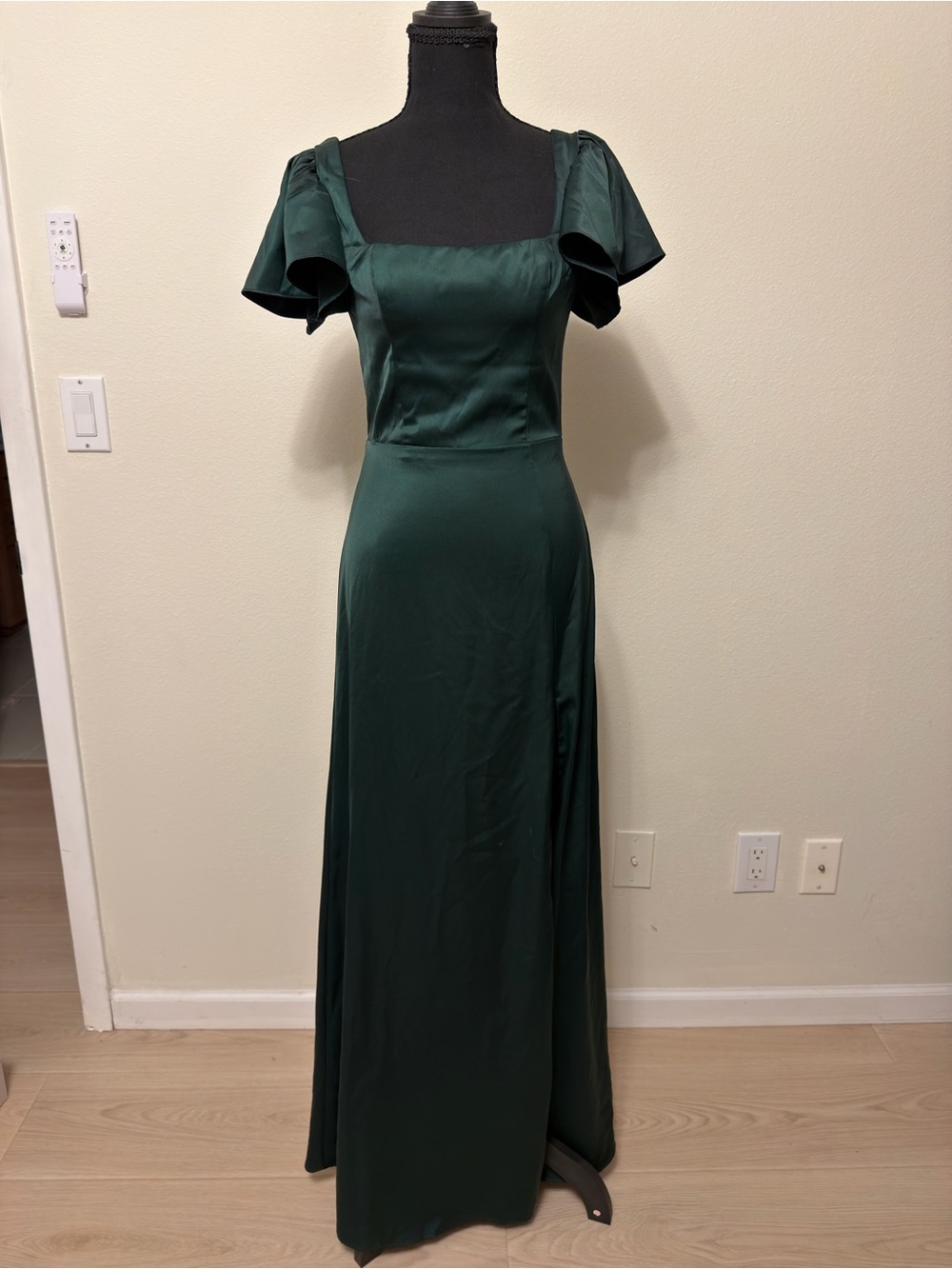 Lulu's Emerald Green Satin Square-Neck Maxi Dress